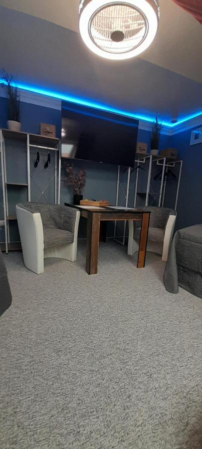 Best-Preis -Vip Lounge- Mit Netflix, Self-Check-In, Ebike Ladestation, Fahrradraum, Wlan Und Netflix - Direkt Am Elberadweg Im Herzen Von Wittenberge Εξωτερικό φωτογραφία
